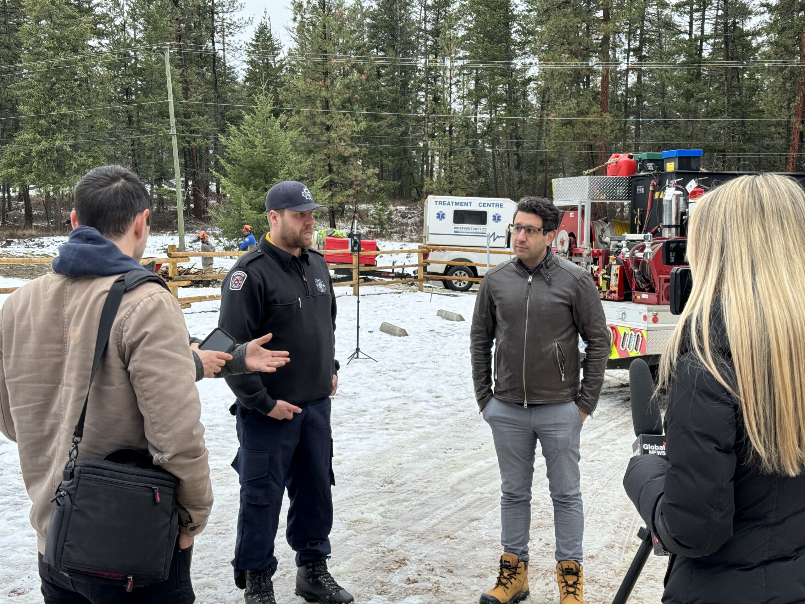 Advanced wildfire detection system by SenseNet in deployment, demonstrating rapid and precise identification capabilities in a demonstration setting.